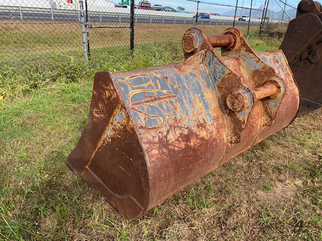 Used mud bucket 2 2 M Wide Mud or Trenching Bucket with 90 MM dia pins Excavator Bucket in