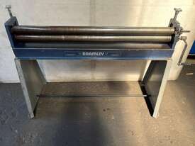 Bramley curving rolls 1270mm x 63mm dia 1.6m capacity - picture0' - Click to enlarge