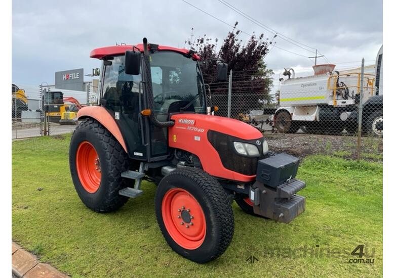 Used 2014 Kubota Tractor Kubota M7040 70HP 4x4 Cab Ex-council Tractors ...