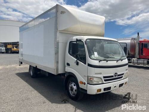 2011 Hino 300 916