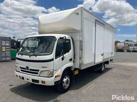 2011 Hino 300 916 - picture0' - Click to enlarge