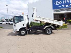 ISUZU NPR - picture0' - Click to enlarge