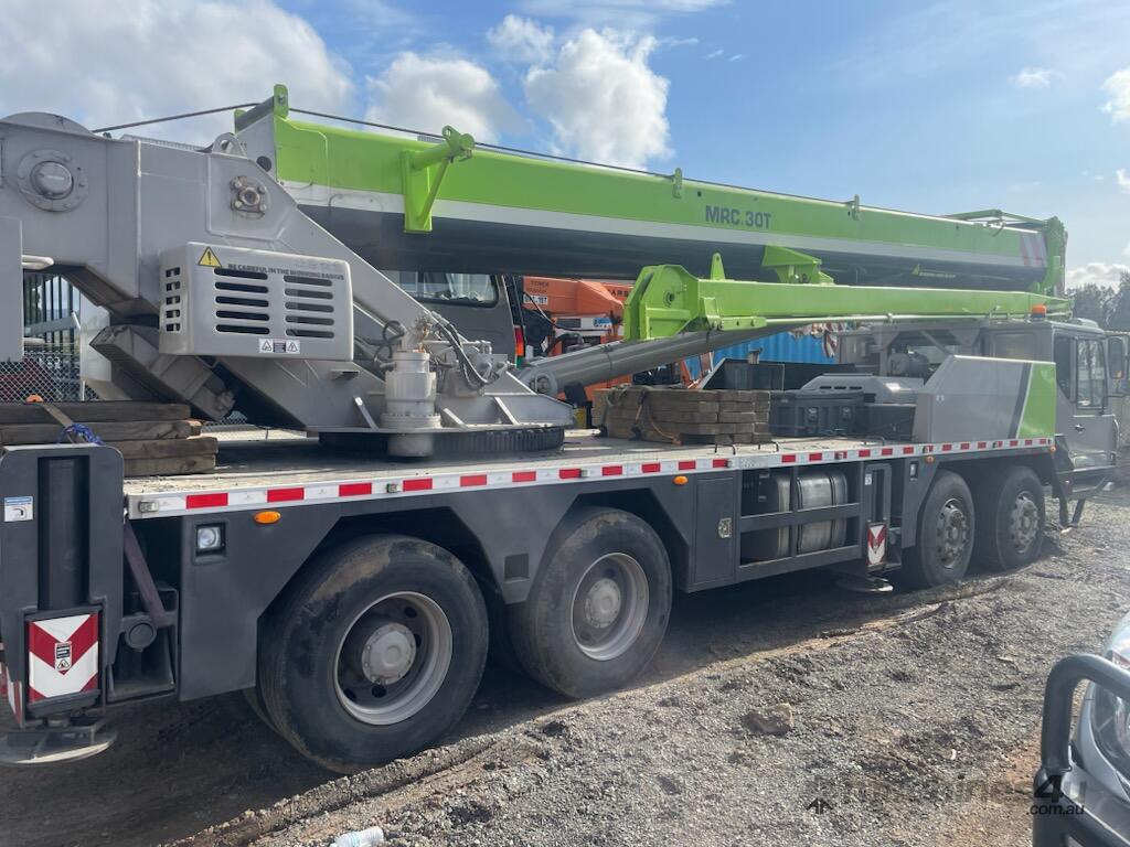 Used 2018 zoomlion QY30V 532 Truck Crane in DANDENONG SOUTH, VIC