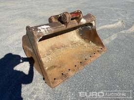 Komatsu 1530mm Mud Bucket - picture0' - Click to enlarge