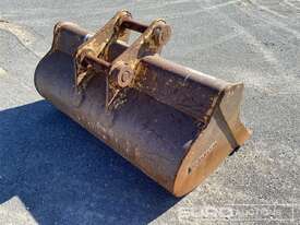 Komatsu 1530mm Mud Bucket - picture2' - Click to enlarge