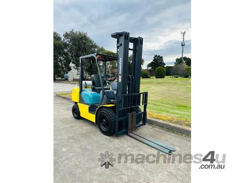 KOMATSU FG25 2.5T LPG FORKLIFT 5.5M LIFT