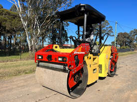 Dynapac CC224 Vibrating Roller Roller/Compacting - picture0' - Click to enlarge