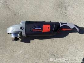 Unused Makute AG003 230mm Angle Grinder 2400W - picture0' - Click to enlarge