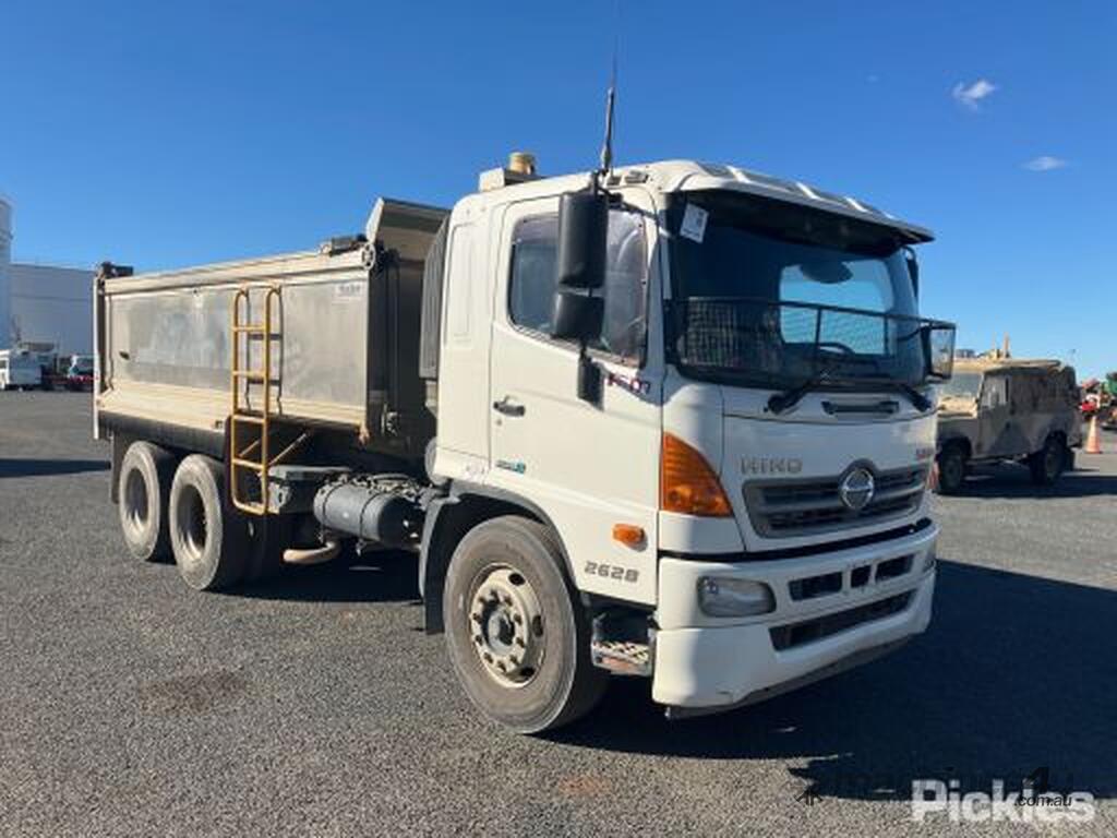 Buy Used Hino FM Pantech Truck in , - Listed on Machines4u