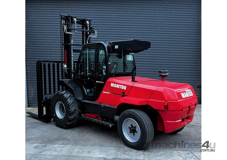 caption Manitou rough terrain forklift - M-X 70-2