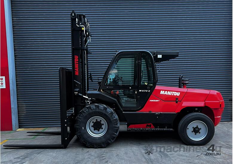 caption Manitou rough terrain forklift - M-X 70-2