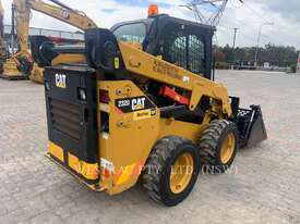 CAT 232DLRC Skid Steer Loaders - picture1' - Click to enlarge