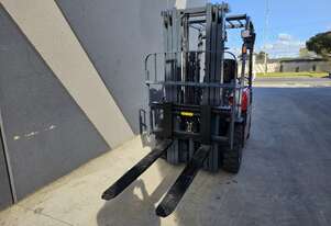 UHI   2.5T Diesel Forklift FD25