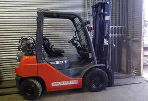 ACTIVE FORKLIFTS - 2016 Toyota 8fg20 forklift for sale-2 ton capacity 4.5m mast side shift solid tyr