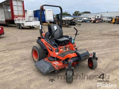 Kubota ZD1211 Zero Turn Ride On Mower