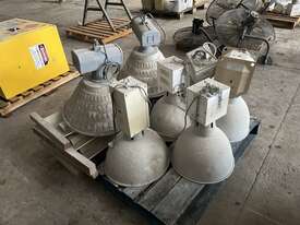 Pallet of Light Fittings - picture0' - Click to enlarge