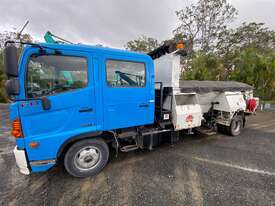 2012 HINO FD1J 500 FLOCON ASPHALT TRUCK - picture0' - Click to enlarge