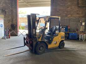 FORKLIFT, 360 ROTATOR, CONTAINER MAST AND SOLID TRYES - picture0' - Click to enlarge