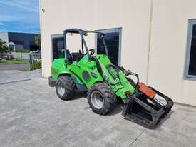 Used 2019 Avant 745 Articulated Mini Loader with Log Grapple - picture0' - Click to enlarge