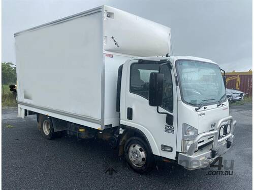 2015 ISUZU NPR 200 PANTECH TRUCK