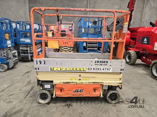 caption JLG 1930 ES Electric Drive Scissor Lift