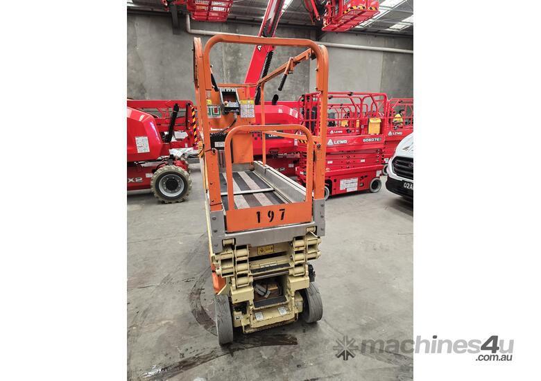 caption JLG 1930 ES Electric Drive Scissor Lift