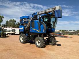 2018 New Holland Braud 9090x Grape Harvester - picture0' - Click to enlarge