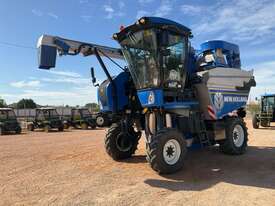 2018 New Holland Braud 9090x Grape Harvester - picture1' - Click to enlarge
