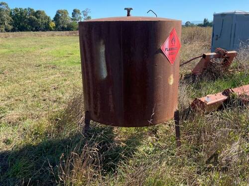 Fuel Tank (1000Ltr Approx) 

Item Is In A Used Condition & Has Not Been Tested.