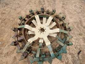 Spud Tractor Drive Wheels - picture0' - Click to enlarge