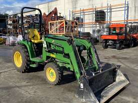 John Deere 3045 Tractor with Loader - picture0' - Click to enlarge