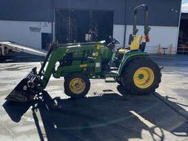 John Deere 3045 Tractor with Loader - picture2' - Click to enlarge