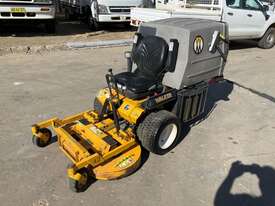 2016 Walker MD21D-11 Zero Turn Ride On Mower - picture1' - Click to enlarge