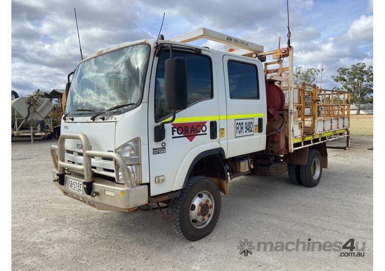 Buy Used 2010 Isuzu 2010 Isuzu NPS 300 4x4 Tray Truck Trucks in ...