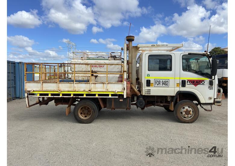 Buy Used 2010 Isuzu 2010 Isuzu NPS 300 4x4 Tray Truck Trucks in ...