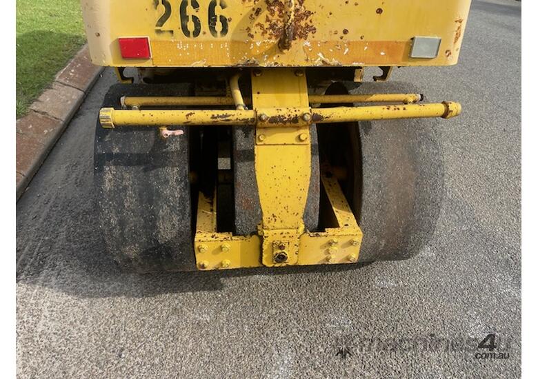 caption Roller Pneumatic Sakai TS160 Tyres ROPS 2677hrs 3 Tonne