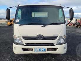 Hino 300 - picture0' - Click to enlarge