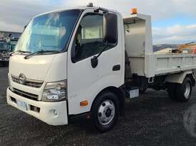 Hino 300 - picture1' - Click to enlarge