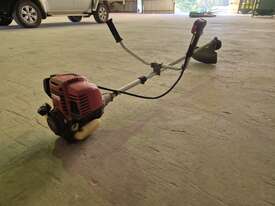 Honda Brushcutter UMK435 - picture2' - Click to enlarge