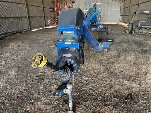 2005 Brandt 1070 Swing Away Grain Auger 