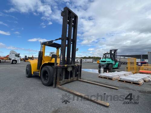 Hyster H200ES Forklift