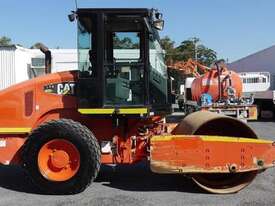 Caterpillar CS44 Roller Compactor - picture0' - Click to enlarge