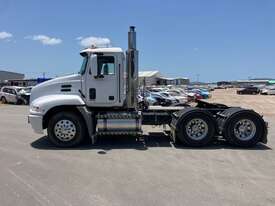 2003 Mack CX Prime Mover - picture2' - Click to enlarge