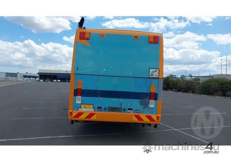 caption Custom Coaches Australia Road Cruiser