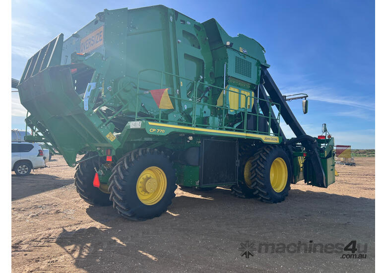 caption John Deere CP770 Cotton Picker/Stripper Harvester/Header