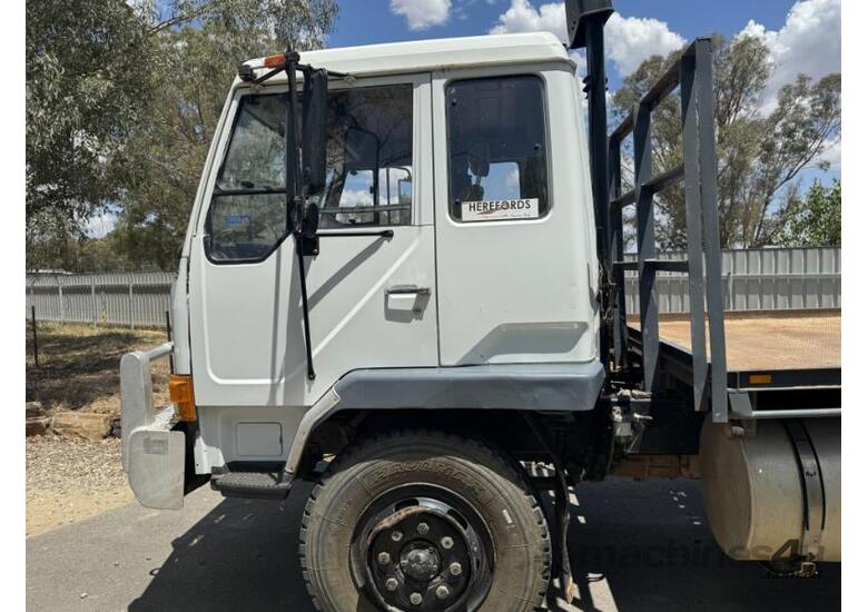 caption Mitsubishi Truck