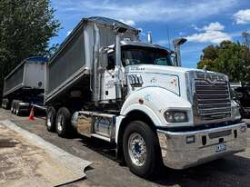 2015 Mack Superliner + 2015 BTE 6 Axle Dog Trailer - 47.5T Payload - picture0' - Click to enlarge