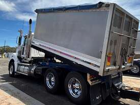 2015 Mack Superliner + 2015 BTE 6 Axle Dog Trailer - 47.5T Payload - picture2' - Click to enlarge