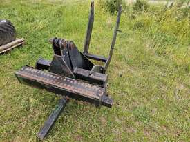 Front weight frame - JD 8000 series tractors - picture2' - Click to enlarge