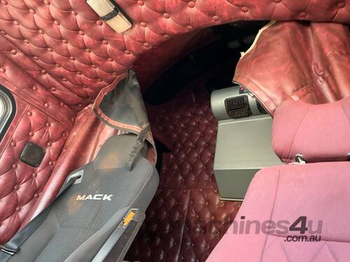 2008 Kenworth T408 6x4 Sleeper Cab Prime Mover